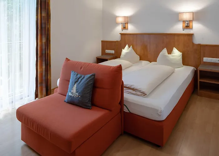 Waldhof בית הארחה 3*