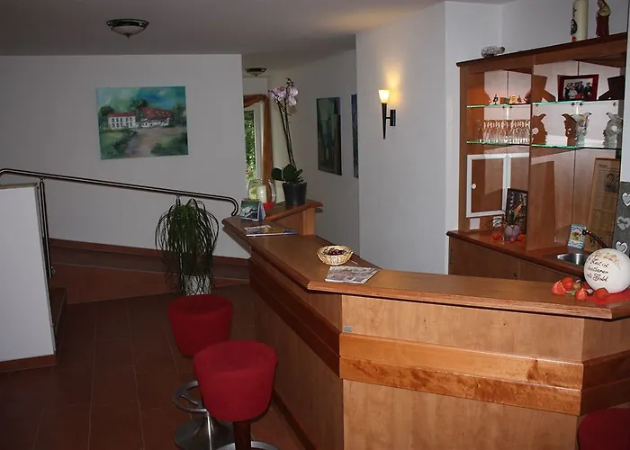 Waldhof בית הארחה