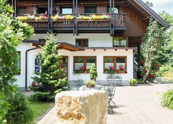 Waldhof Pensión 3*